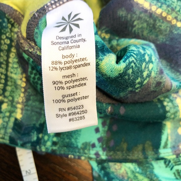 Athleta Workout Capris, Size Medium - Picture 8 of 10